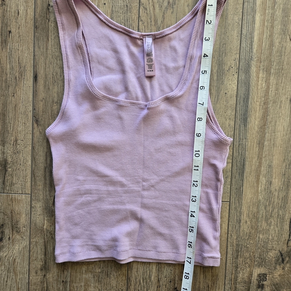 SKIMS Size M Lavender/Dusty Pale Pink Ribbed Tank Top - Picture 3 of 4